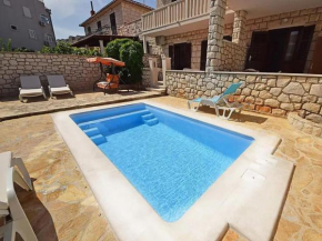 Apartment Mari, Supetar